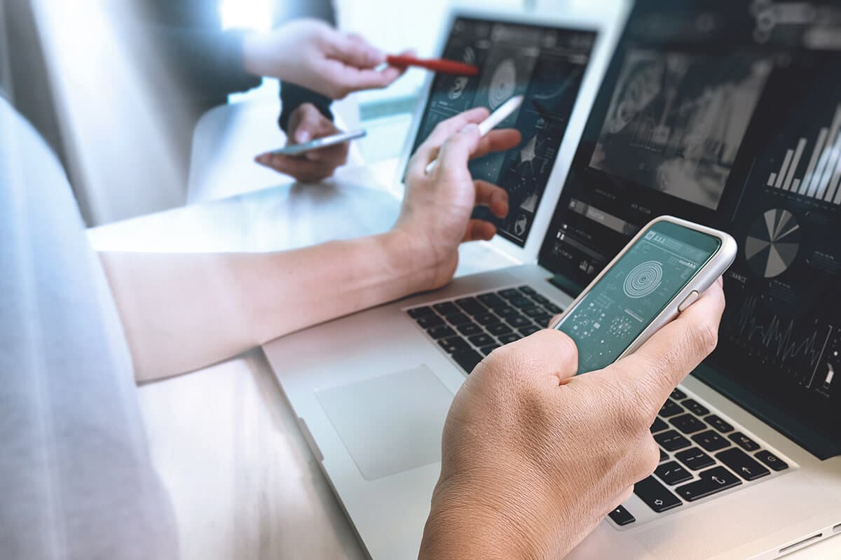 What is the difference between web and mobile pen testing?