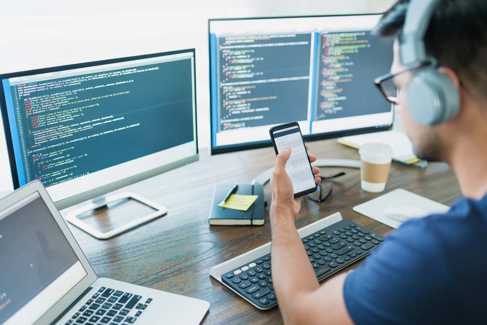 How does mobile app pen testing work? How does mobile app pen testing work?